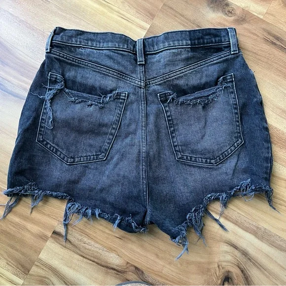 Abercombie & Fitch Curve Love Ultra High Rise Mom Shorts Black Distresses Sz 12 - Picture 5 of 8